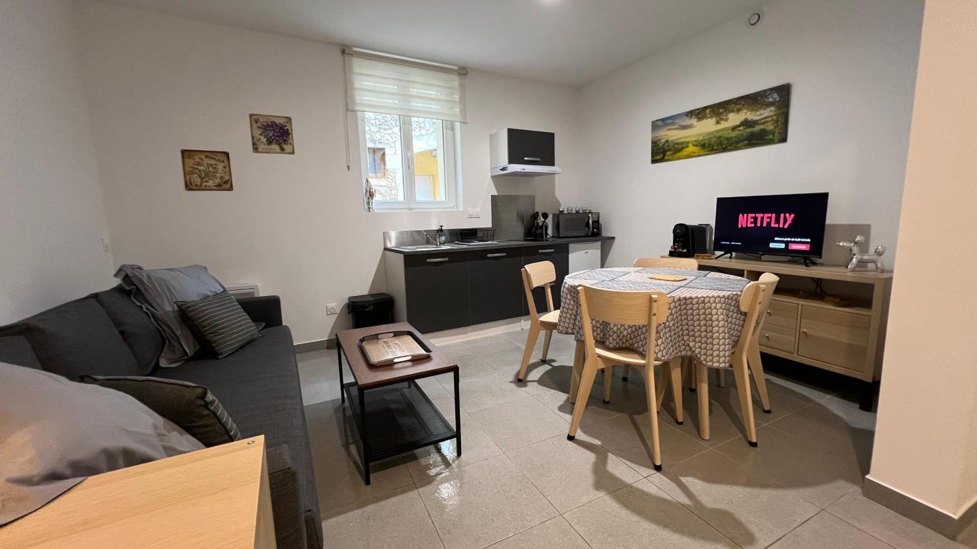 Fenix Appartement T2 40 M2 Cosy Rdc Plein Centre Ville Pierrelatte Exterior photo