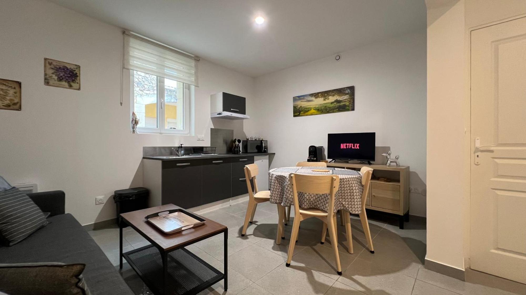 Fenix Appartement T2 40 M2 Cosy Rdc Plein Centre Ville Pierrelatte Exterior photo